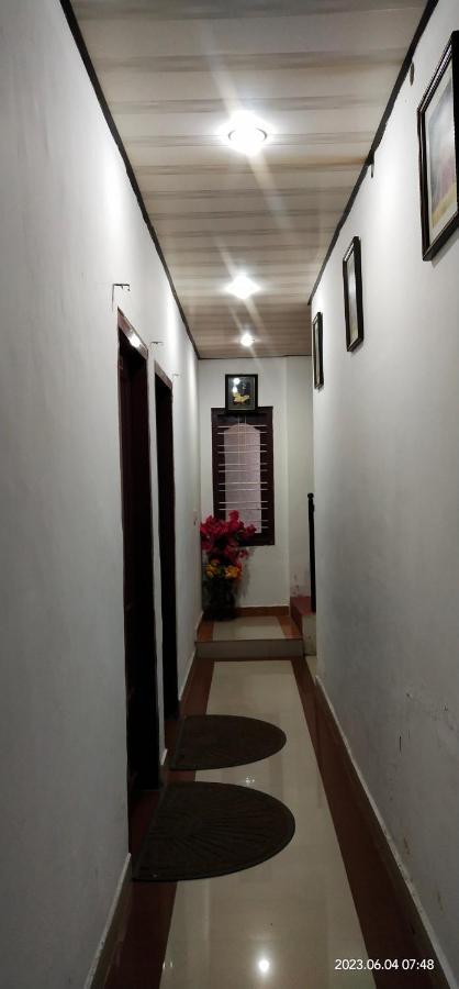 Floral Homestay Thekkady Luaran gambar